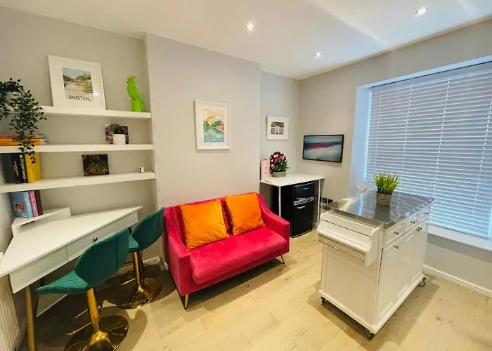 Bristol City Stays - Harbourside Apartments